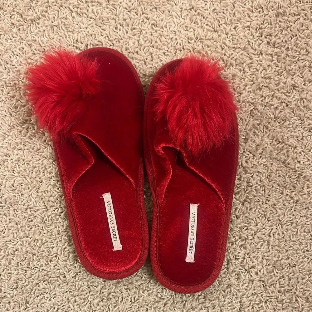 NWOT Victoria's Secret Red Plush Slippers for Cozy Comfort
